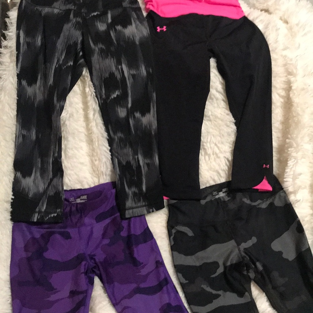 4 pairs of under armour bottoms